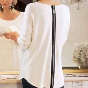 Elegant Soft Surroundings LARGE White Top with Black Zipper Detail